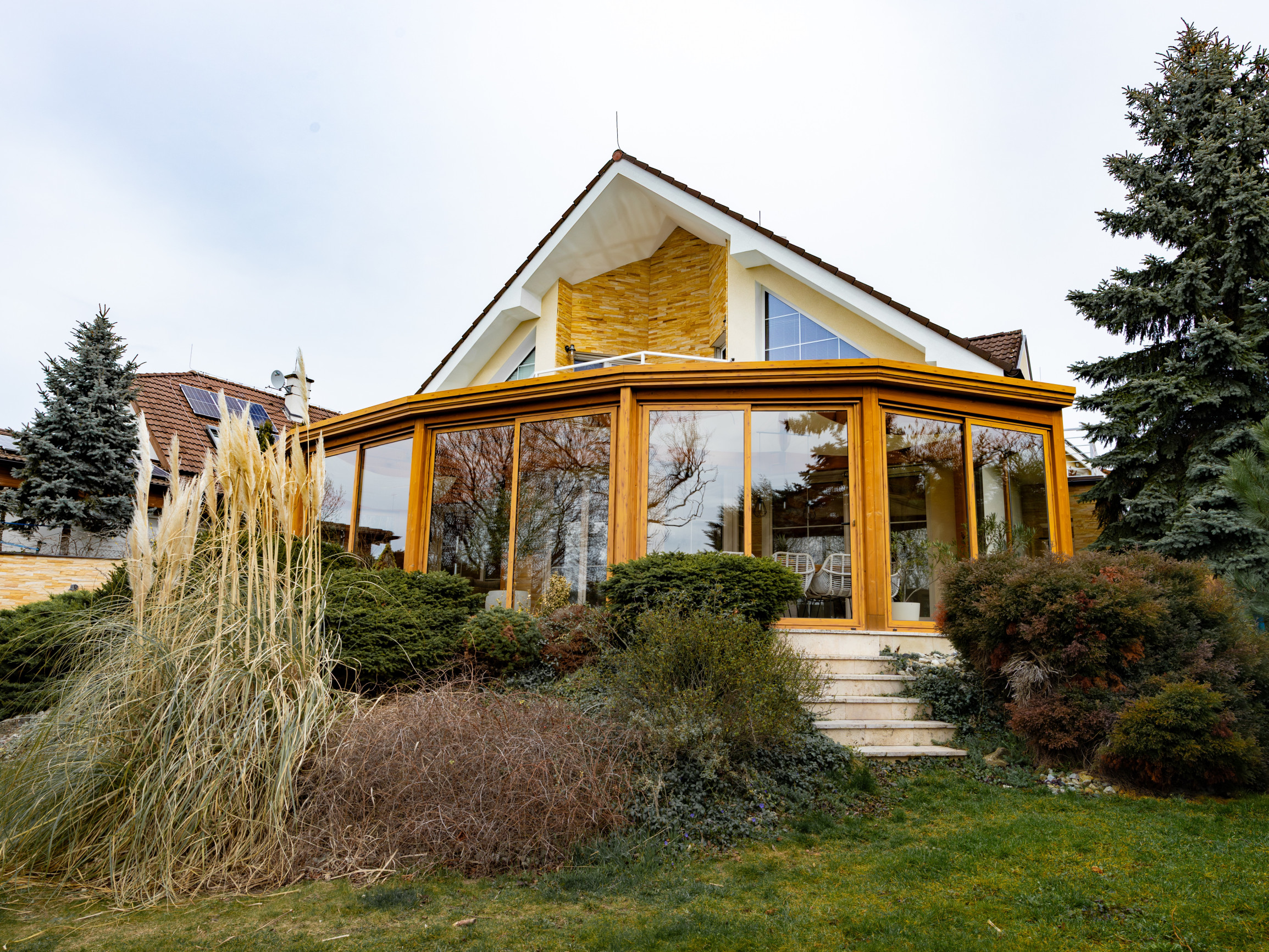 PREDAJ - 6i, RD s bazénom a wellness, Strmé Vŕšky, Záhorská Bystrica