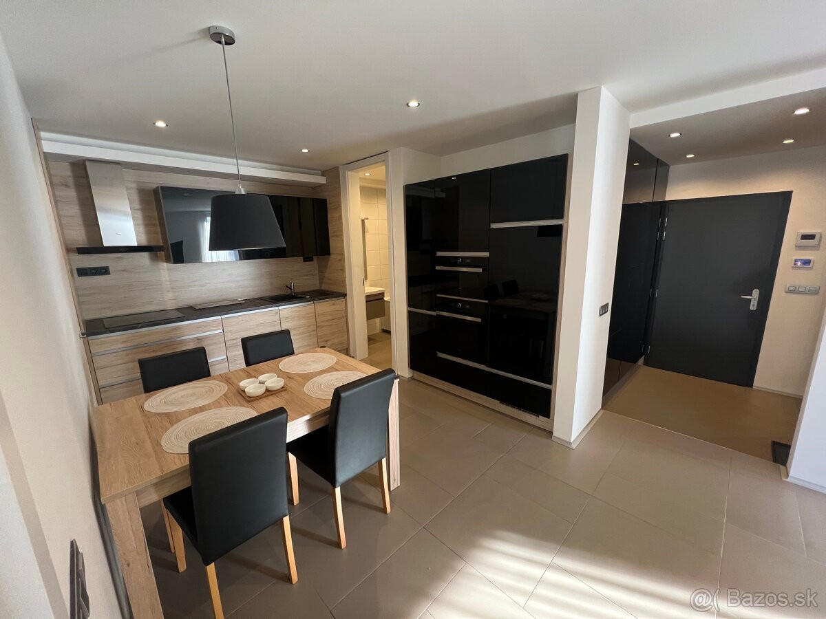 Prenájom 2i, 68 m2 byt na Kramároch s terasou a parkovaním.