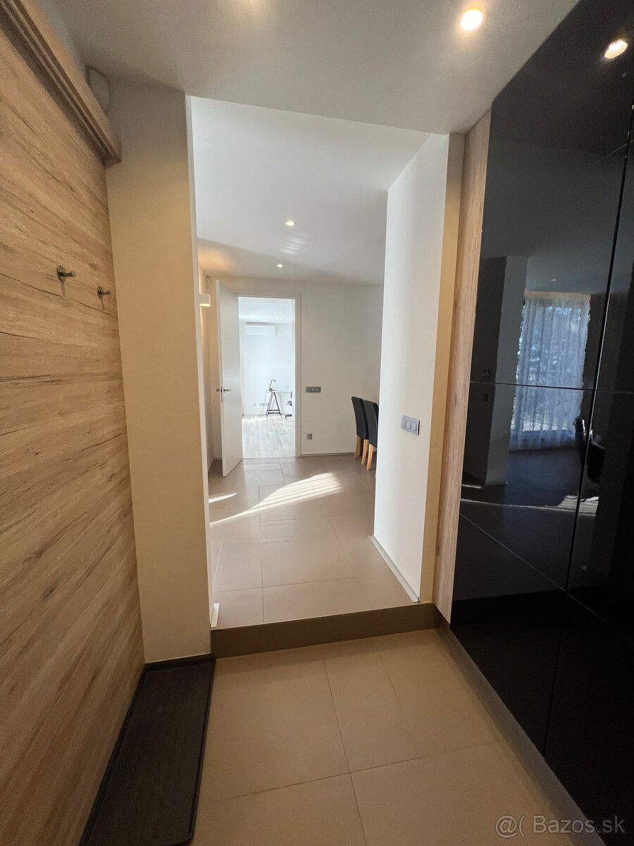 Prenájom 2i, 68 m2 byt na Kramároch s terasou a parkovaním.