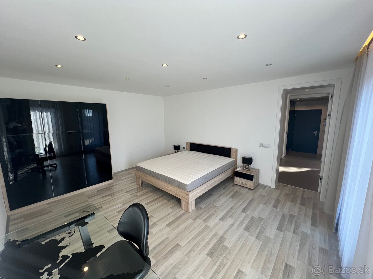 Prenájom 2i, 68 m2 byt na Kramároch s terasou a parkovaním.