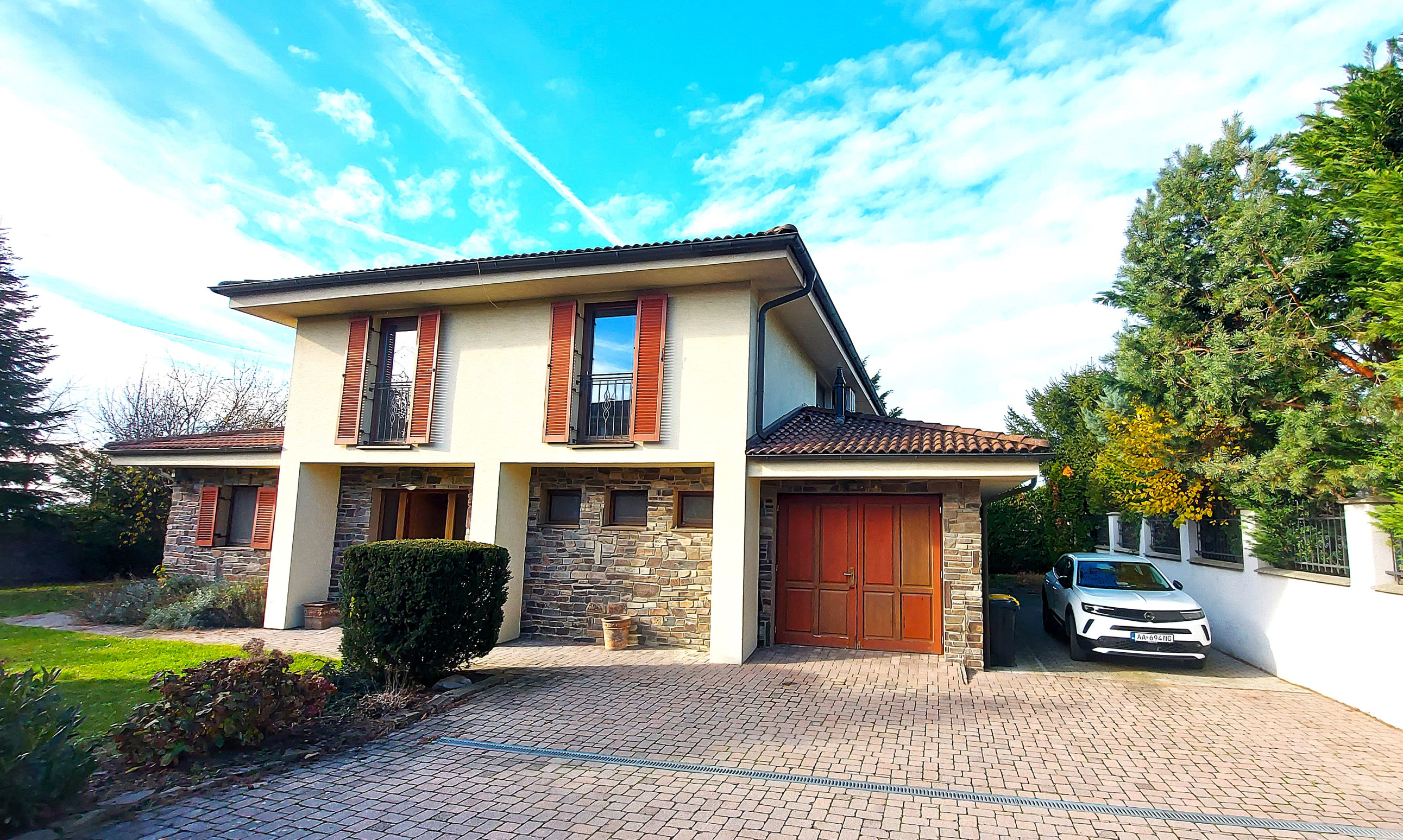 5i RD, UP 222 m2, pozemok 700 m2, Karpatská ul., Stupava.