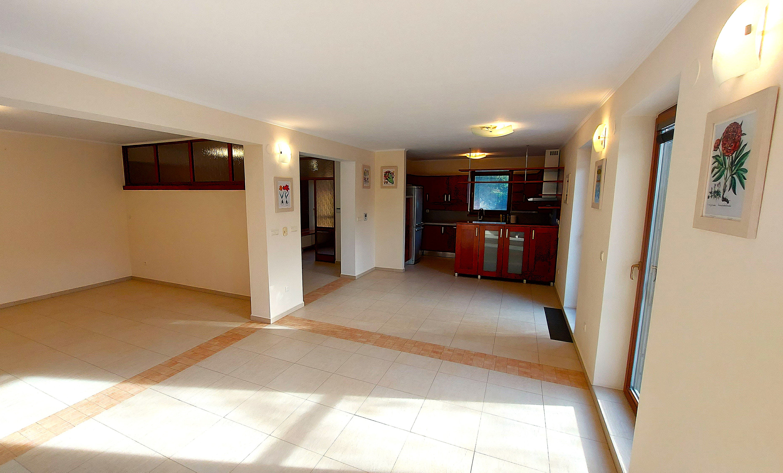 5i RD, UP 222 m2, pozemok 700 m2, Karpatská ul., Stupava.