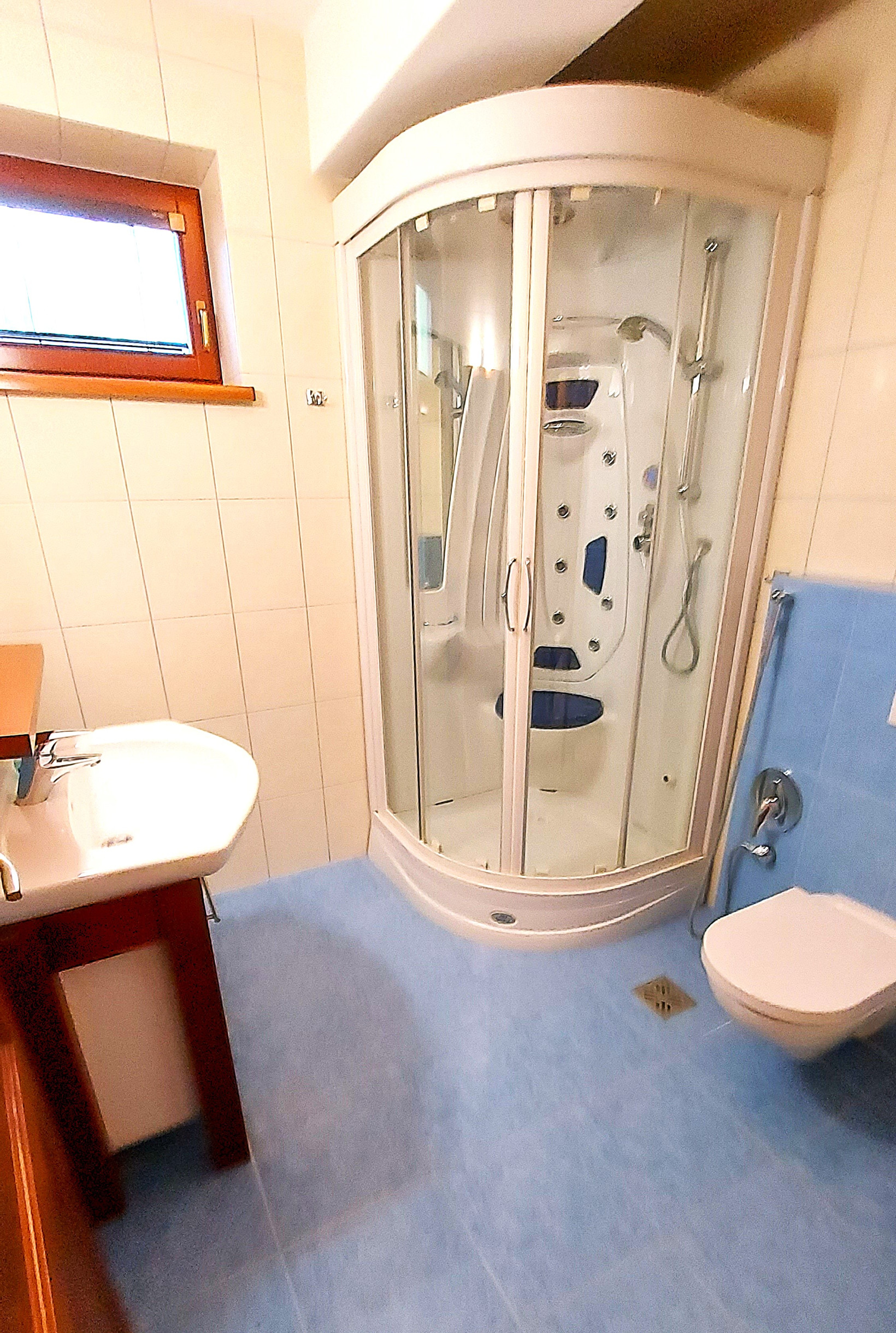 5i RD, UP 222 m2, pozemok 700 m2, Karpatská ul., Stupava.