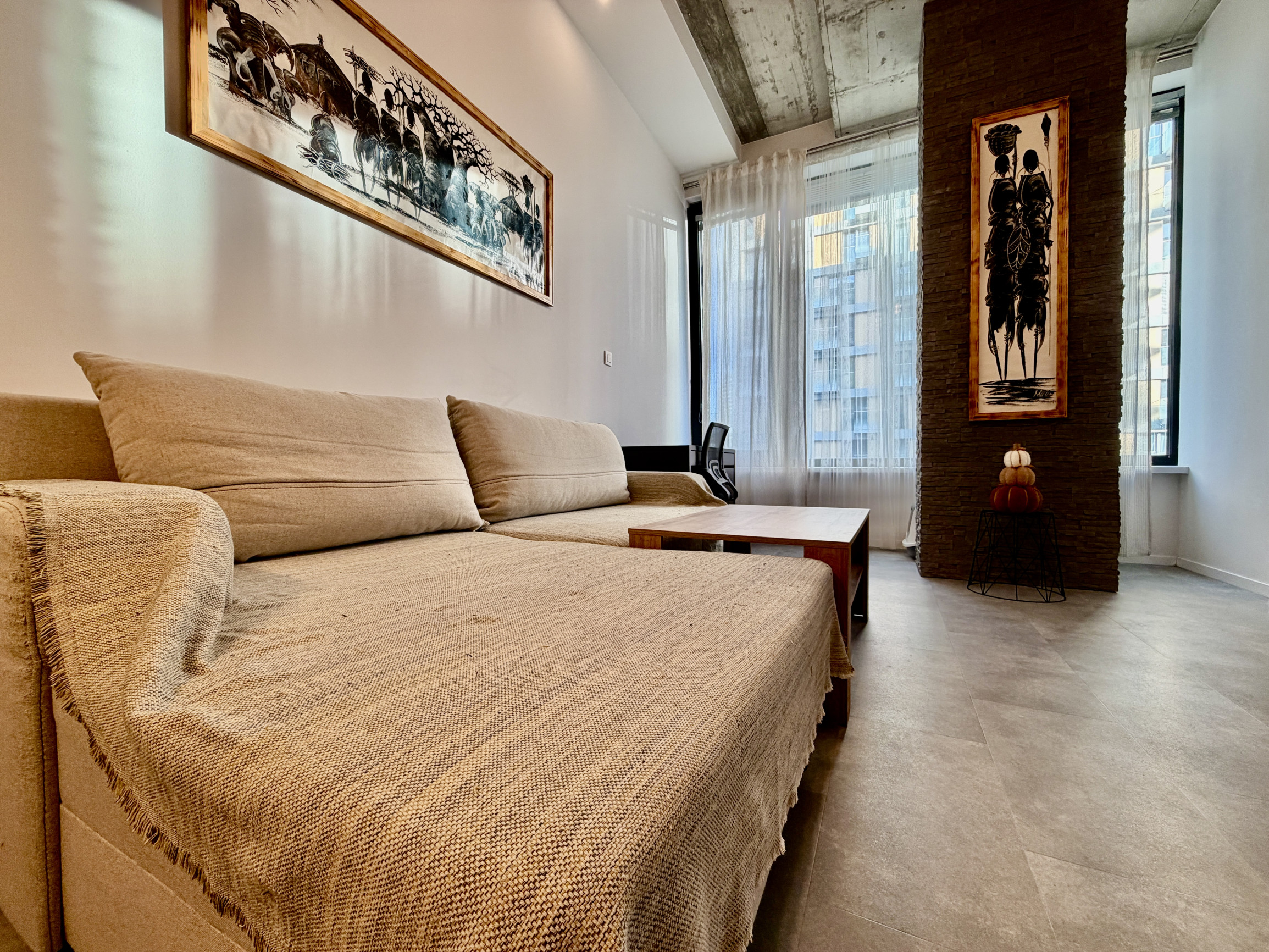 Industriálny 2i s vysokými stropmi v srdci Downtownu