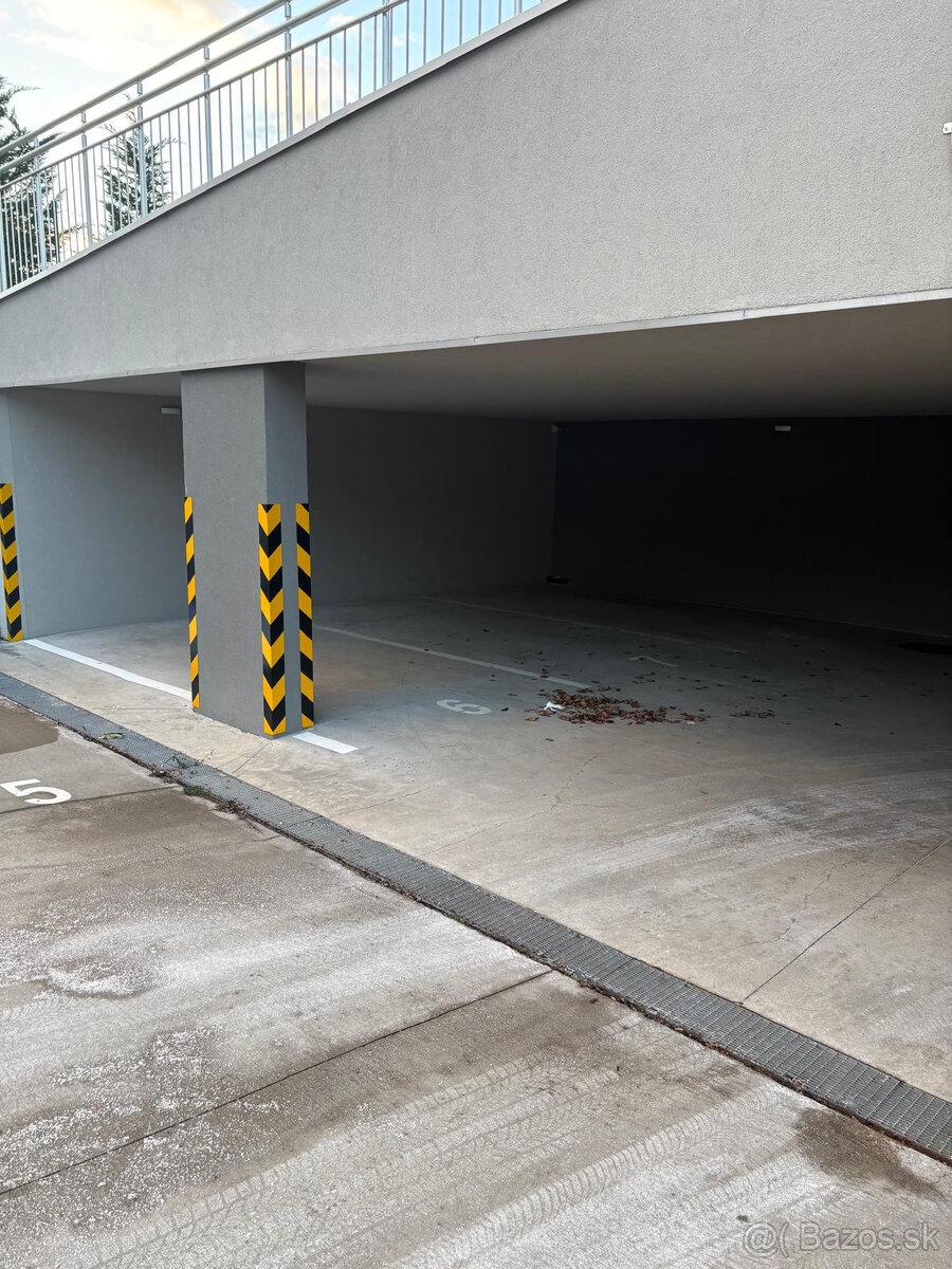 PREDAJ – gárážové miesto v rezidenčnom areáli, Drotárska cesta, Staré Mesto.