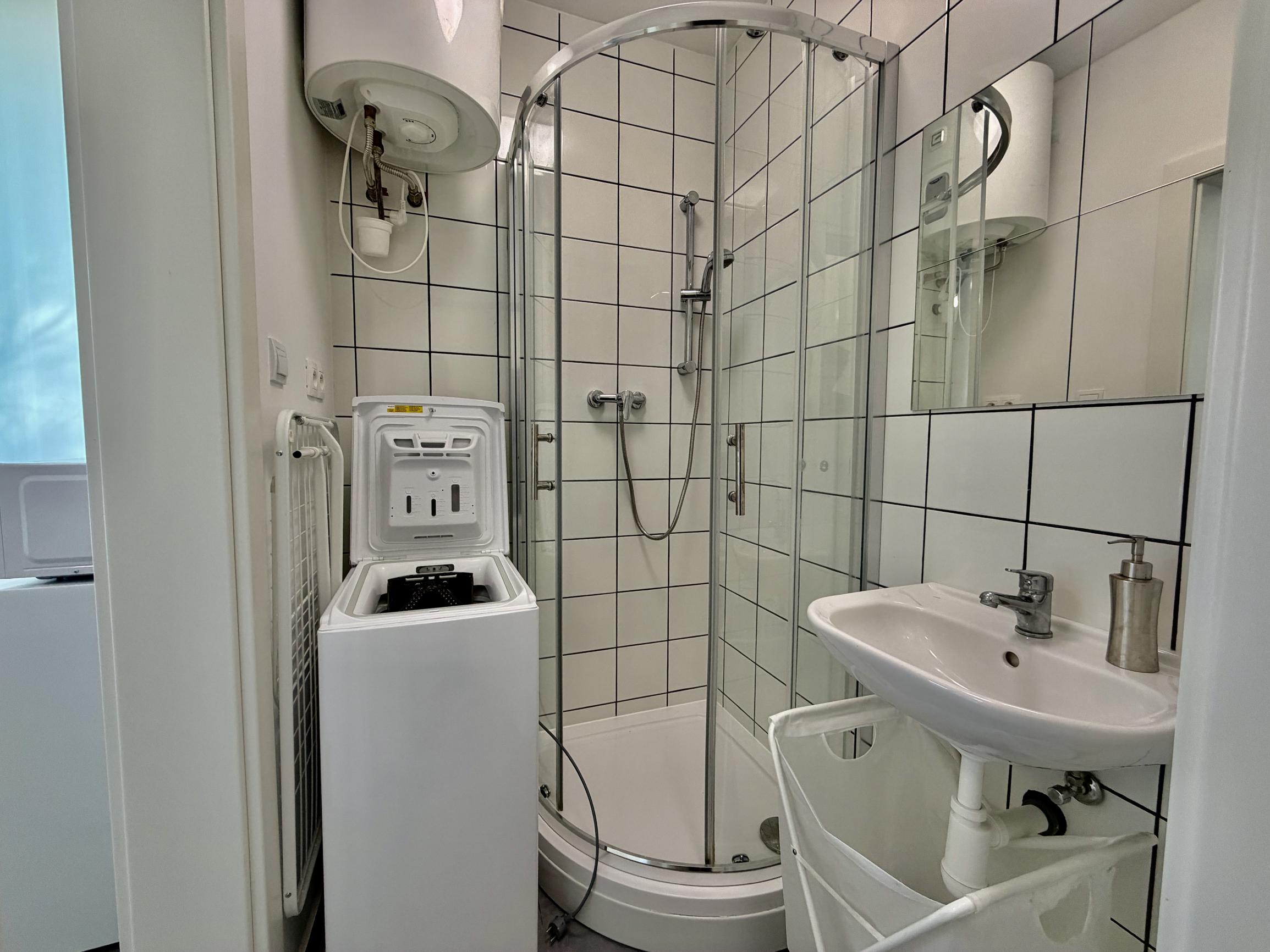 Garsónka s 10m² terasou a parkovaním – súkromie na Kramároch