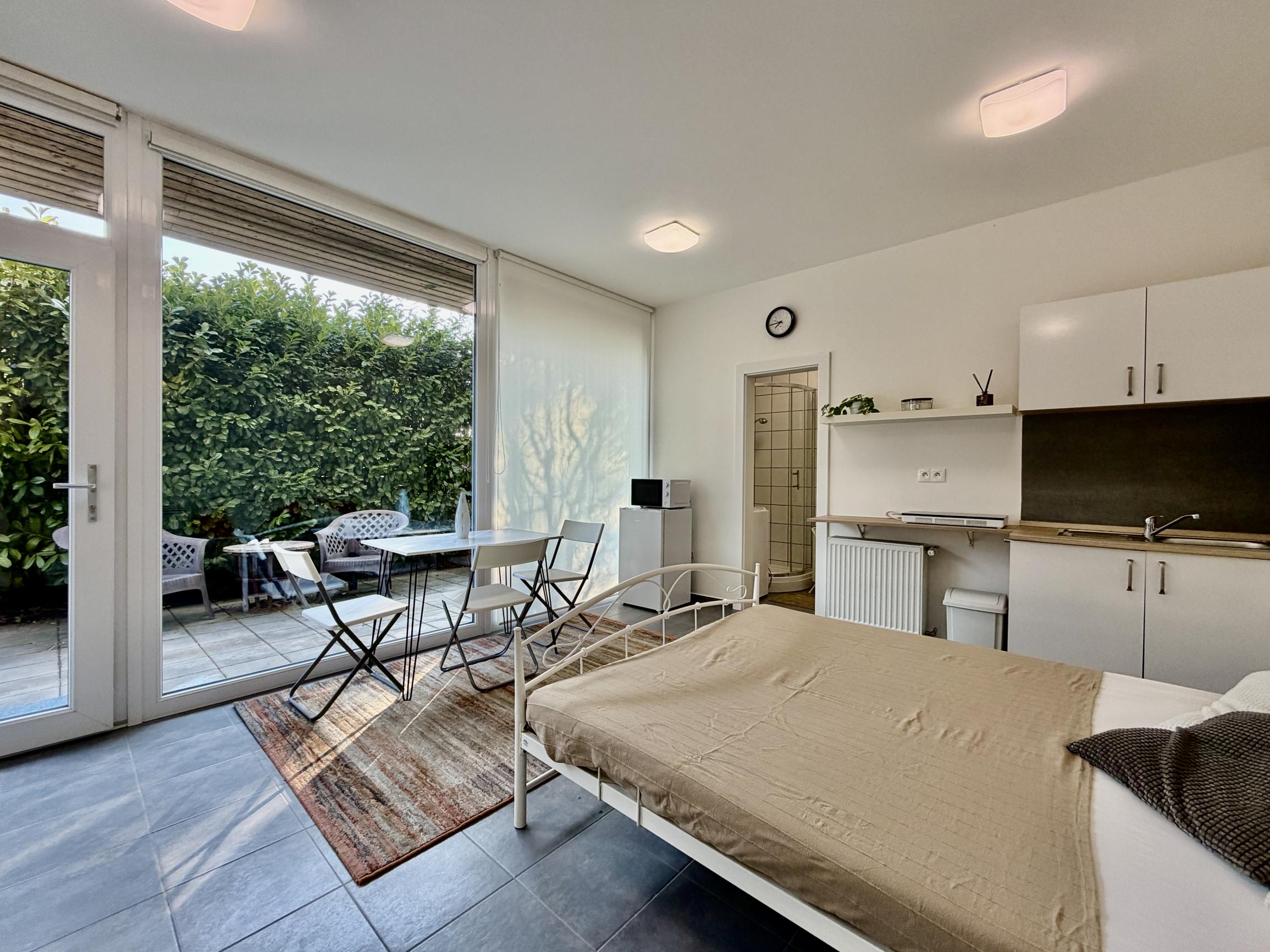 Garsónka s 10m² terasou a parkovaním – súkromie na Kramároch