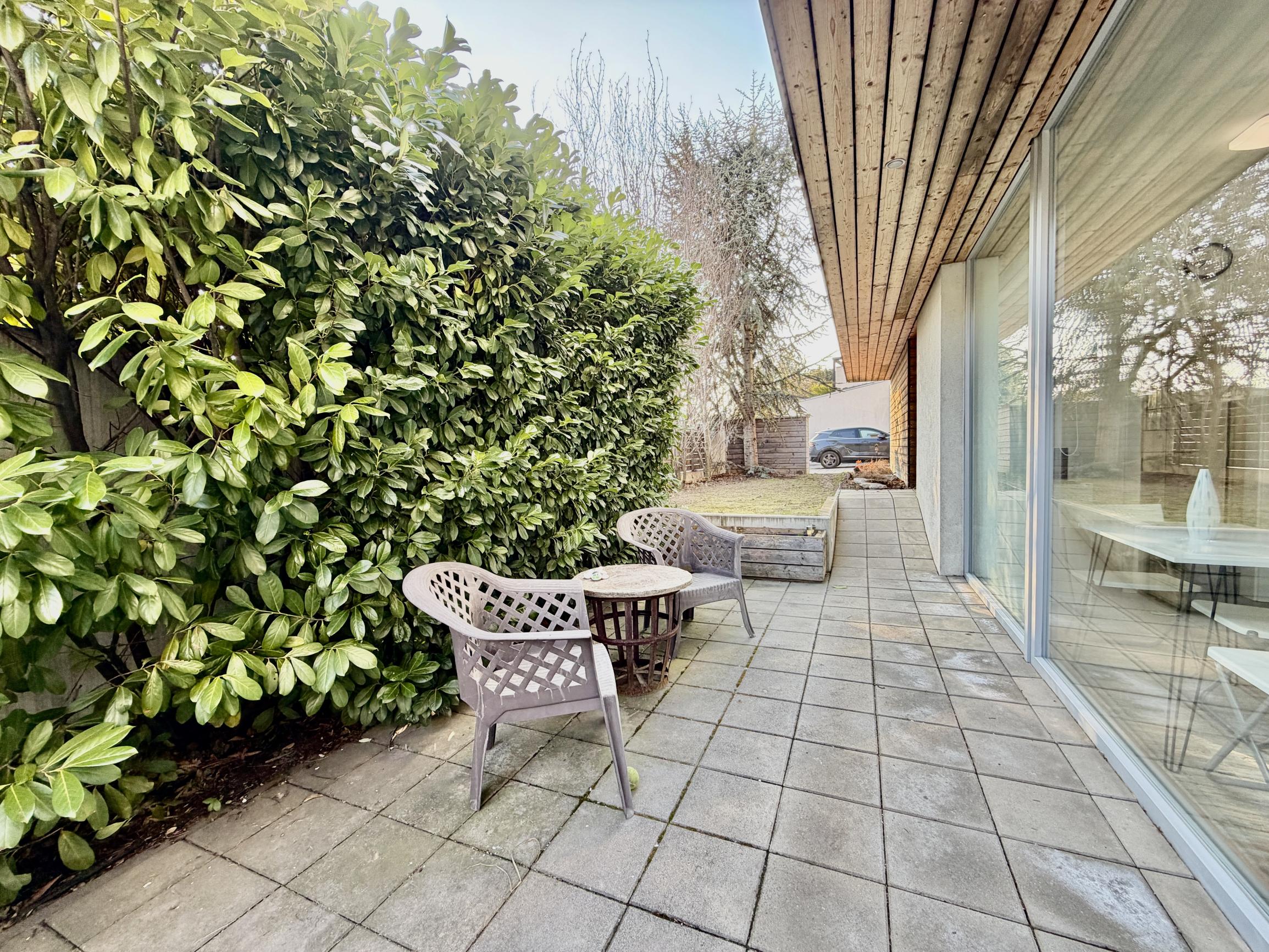 Garsónka s 10m² terasou a parkovaním – súkromie na Kramároch