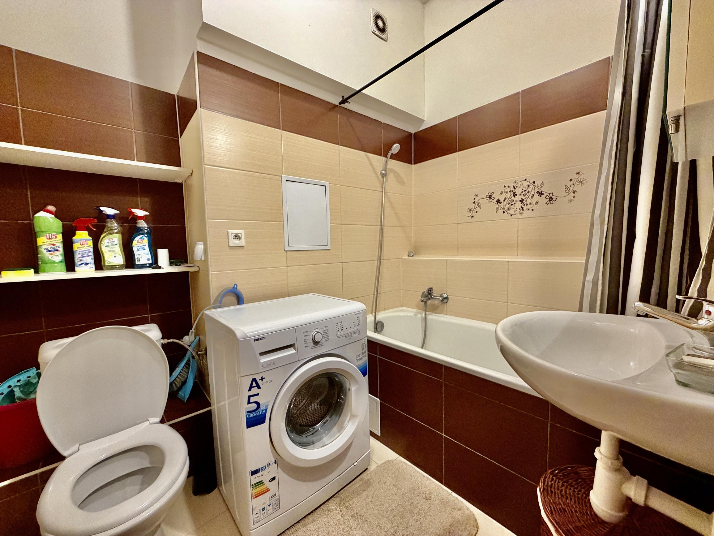 Moderný 2i byt s 3m stropmi a rekuperáciou v srdci Rače