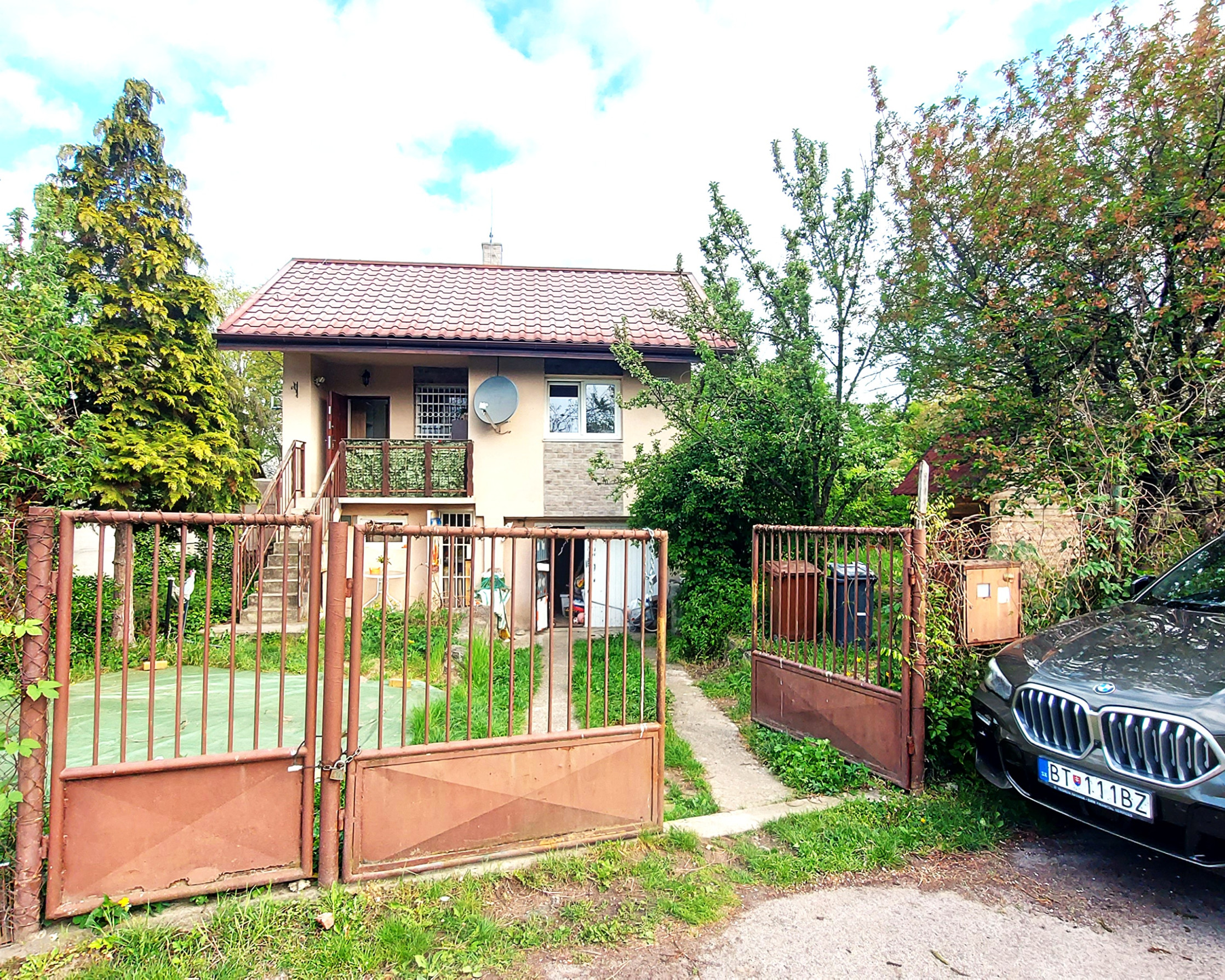 EXKLUZÍVNE, PREDAJ - 2i RD, ZP 89 m2, poz. 449 m2, Marhuľová ul.