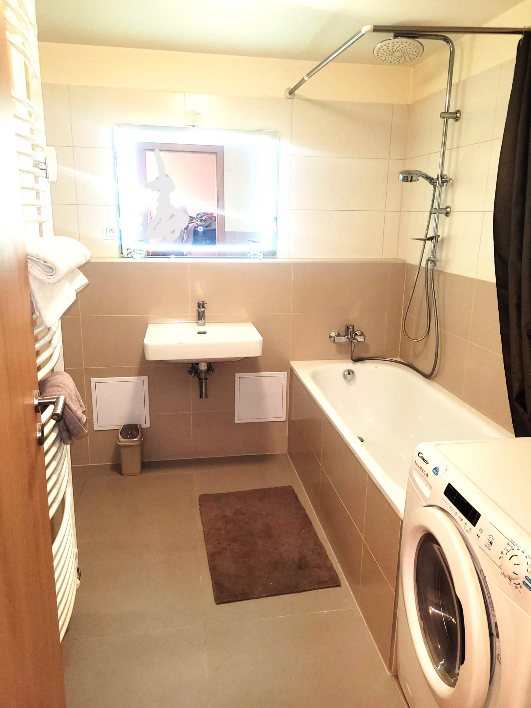 PREDAJ – svetlý 1i apartmán s balkónom, Rezidencia Premiere.