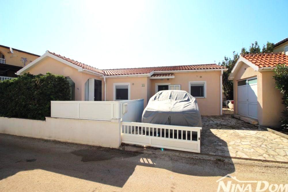Bungalov, 5i, 94 m2, len 40 m od mora, ostrov Vir.