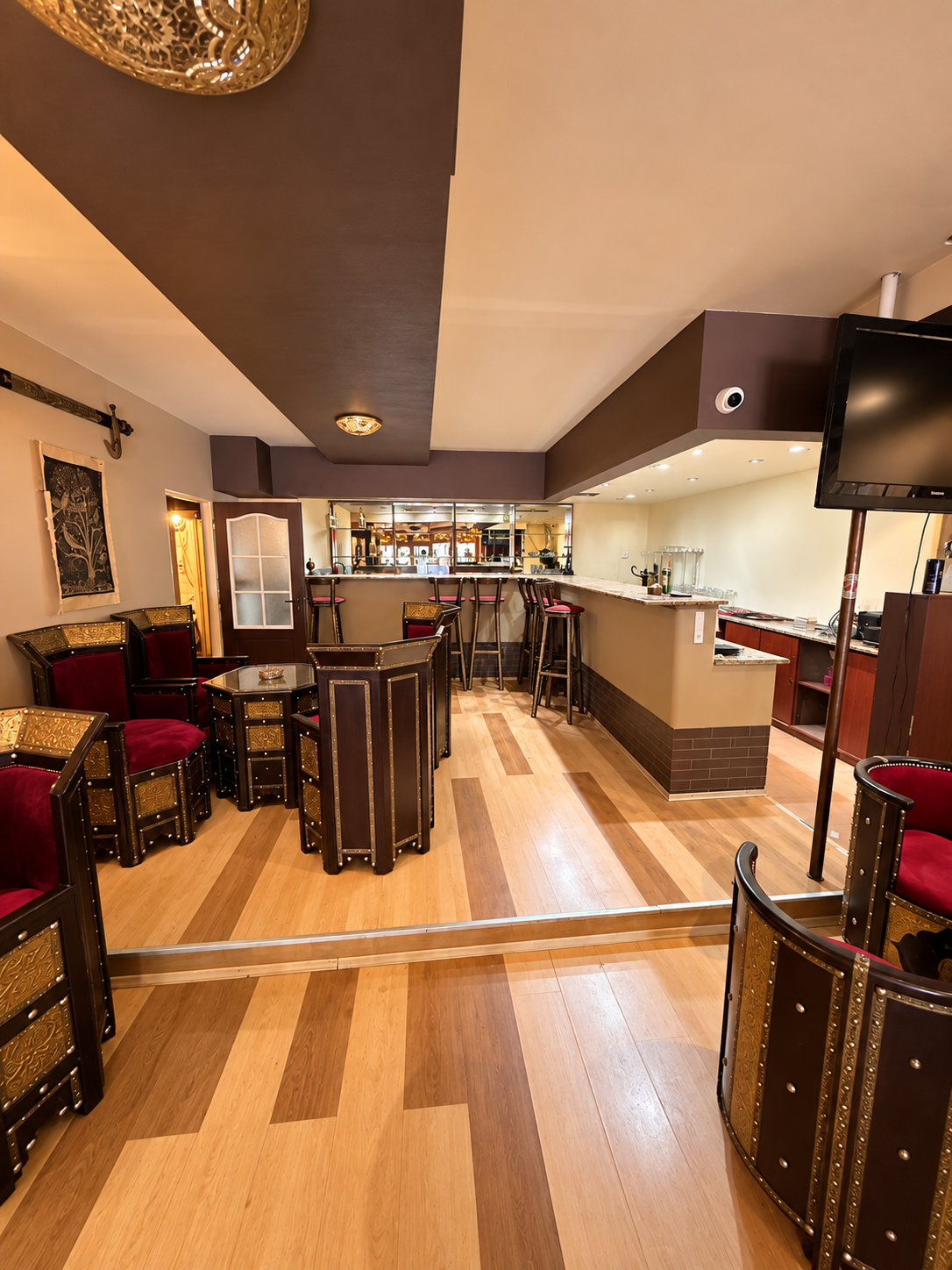 PRIESTOR PRE VAŠU KAVIAREŇ ALEBO BAR (190 m²)