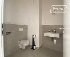 Predaj 2 izbový byt na Slnečniciach POP- Bratislava-Petržalka,
