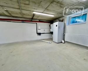 4-izbový rodinný dom s garážou a krásnym výhľadom na Zobor