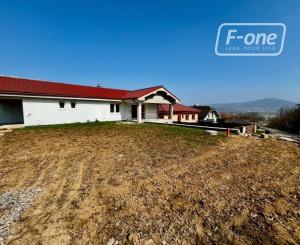 4-izbový rodinný dom s garážou a krásnym výhľadom na Zobor