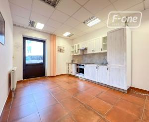 Prenájom | Obchodné priestory s bezbárierovým prístupom, Čadca