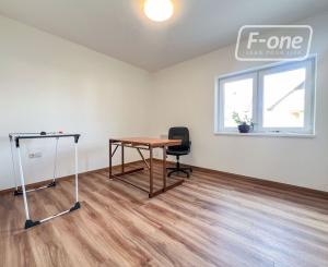 Prenájom | 6-izbový rodinný dom, Dolný Hričov 