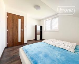 Prenájom | 6-izbový rodinný dom, Dolný Hričov 