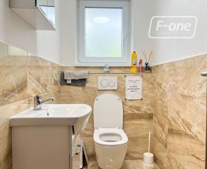 Prenájom | 6-izbový rodinný dom, Dolný Hričov 