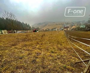 Krásny pozemok v obci Horný moštenec 