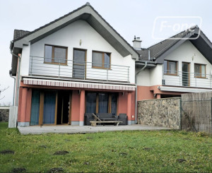 Predaj I Rodinný dom s terasou a záhradou v Rovinke