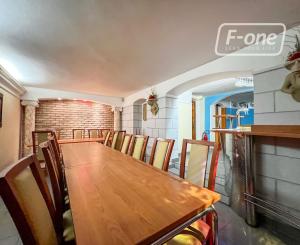 Investičná nehnuteľnosť | Penzión s kompletným zázemím a parkovaním v centre KNM