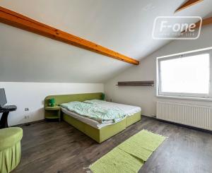 Investičná nehnuteľnosť | Penzión s kompletným zázemím a parkovaním v centre KNM