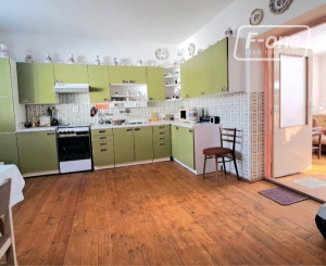 Dvojgeneračná stavba v malebnej obci Trstín