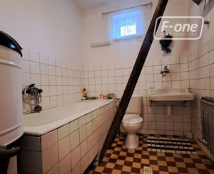 Dvojgeneračná stavba v malebnej obci Trstín