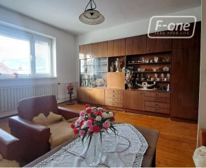 Dvojgeneračná stavba v malebnej obci Trstín