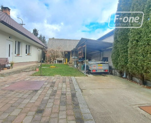 Dvojgeneračná stavba v malebnej obci Trstín