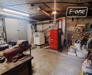 Dvojgeneračná stavba v malebnej obci Trstín