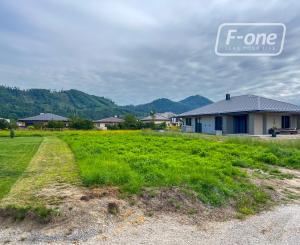 Predaj | Stavebný pozemok 676 m², Teplička nad Váhom