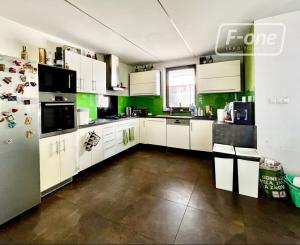 Predaj | Exkluzívny bungalov s fitkom a bazénom