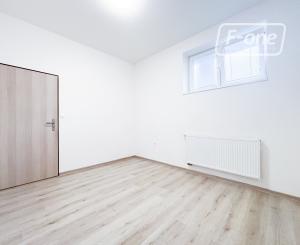 Prenájom | 2-izbovy byt s parkovaním, KNM