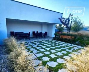 Prenájom | nový zariadený 3-izbový byt s parkovaním, terasou