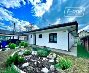 Predaj | krásny 4-izbový rodinný dom v obci Pružina