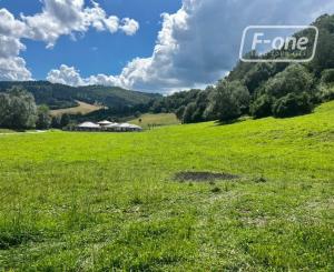 Predaj | Slnečný pozemok v rezidencii Ľadonhora