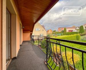 Predaj | Rodinný dom s terasou a záhradou, Čierne