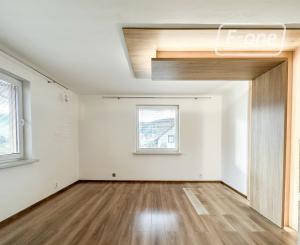 Predaj | Rodinný dom s terasou a záhradou, Čierne