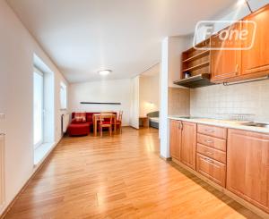 Prenájom | 1,5 izbový byt s parkovaním, Čadca - centrum