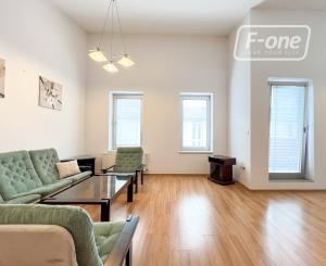 Prenájom | 2-izbový byt s vysokými stropmi a balkónom, Čadca