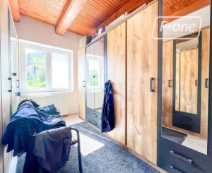 Predaj | Viac-izbový rodinný dom s nadstavbou, Bystrička