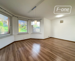 Prenájom | Rodinný dom s terasou a záhradou, Čierne