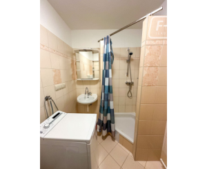 Prenájom | 2-izbový byt po rekonštrukcii s balkónom, Martin - Priekopa