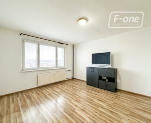 Prenájom | 2-izbový byt po rekonštrukcii v Bytči, Bottova