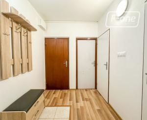 Prenájom | 2-izbový byt po rekonštrukcii v Bytči, Bottova