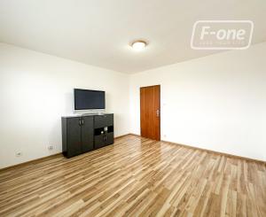 Prenájom | 2-izbový byt po rekonštrukcii v Bytči, Bottova