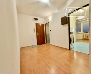 Predaj | 2 izbový byt v pôvodnom stave - Bratislava - Petržalka, Vranovská